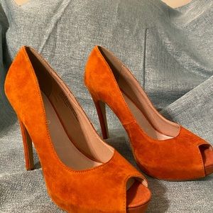 Peep toe heels! Color pop!